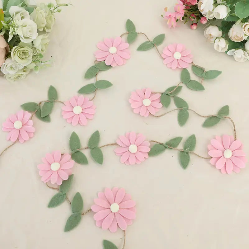Guirlande fleurs en feutrine – Décoration murale chambre bébé