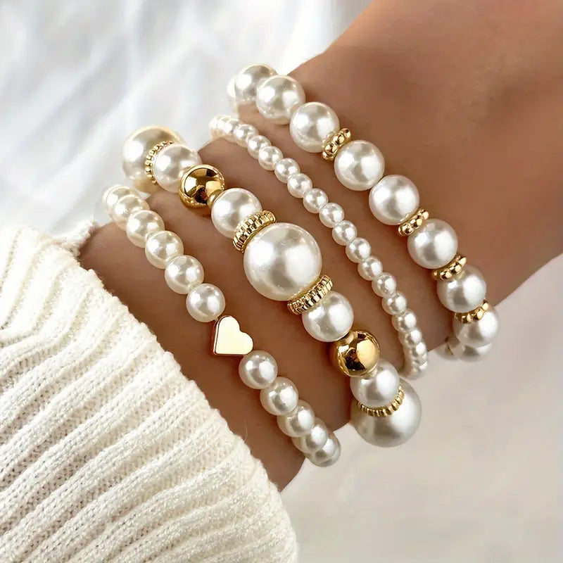 Bracelets femme perles blanches et dorées – Lot de 5 bijoux élégants et tendance