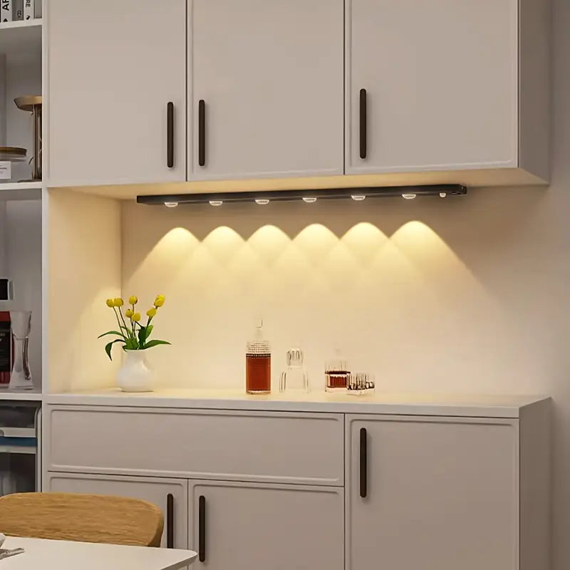 Applique LED Murale Ultra-Fine – Éclairage Intelligent Design pour Cuisine, Couloir ou Bureau