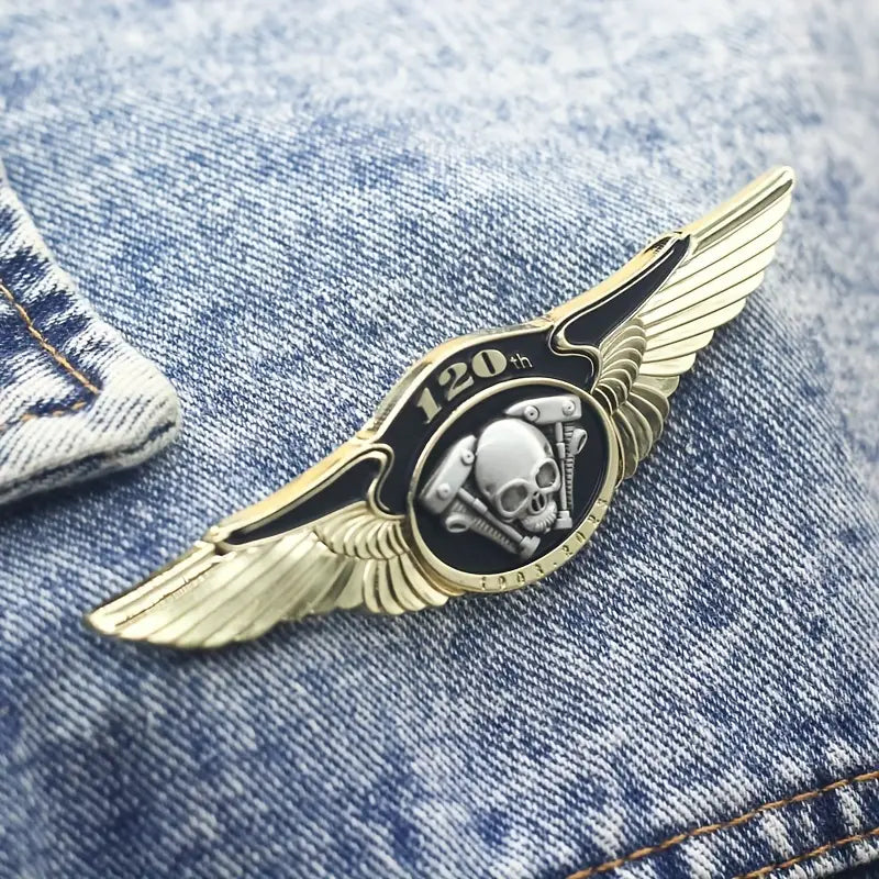 ins moto biker ailé crâne vintage – Broche métallique 120th anniversaire