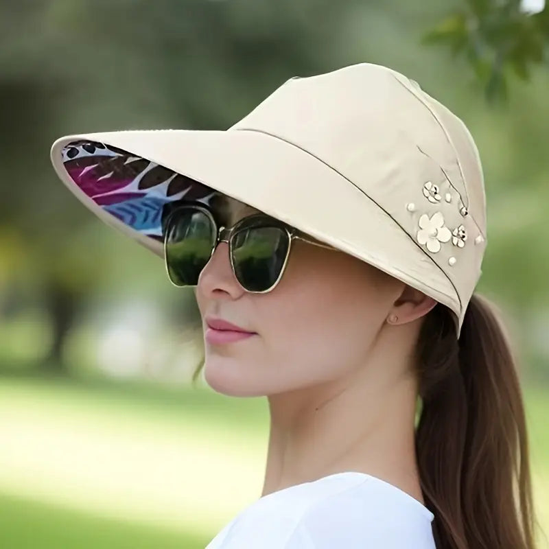 Visière femme noire élégante avec fleurs et intérieur imprimé – Casquette anti-UV chic pour l’été