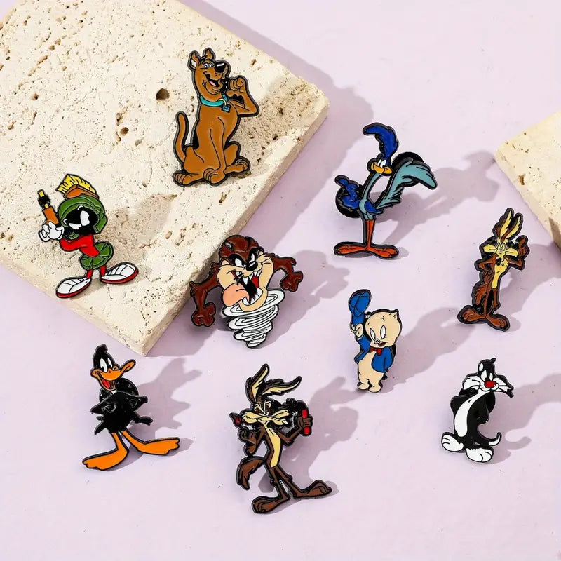 Lot de 9 Broches Enfant Dessins Animés – Boutons Fantaisie Looney Tunes et Scooby-Doo