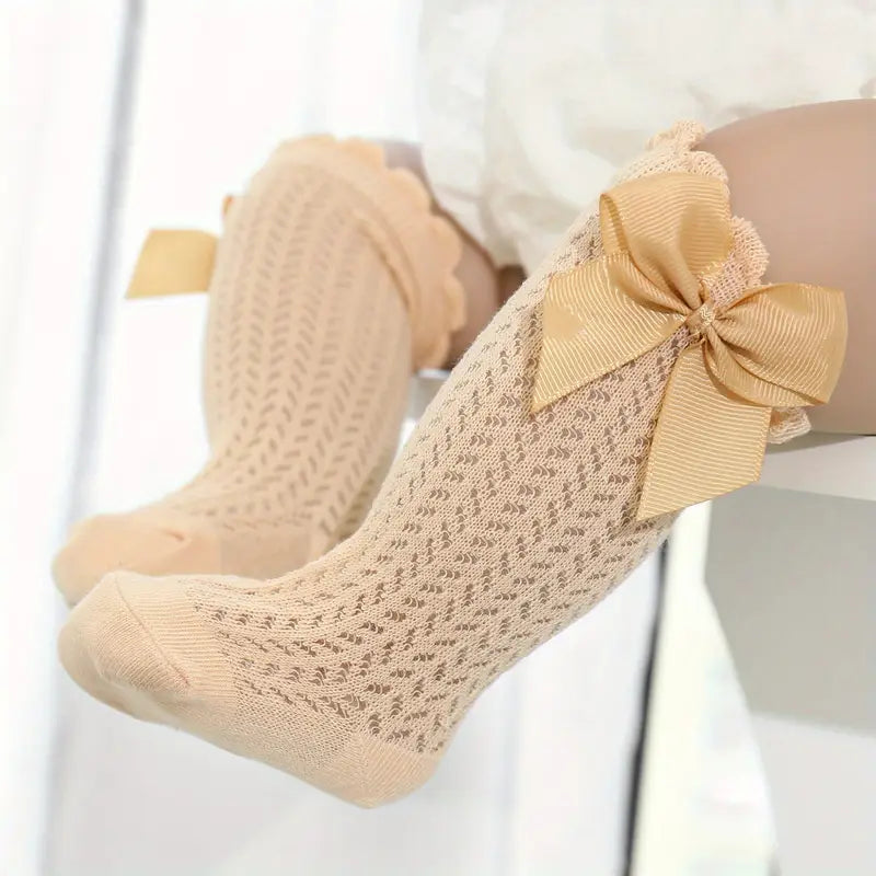 Chaussettes hautes bébé fille – Bas dentelle blanc avec nœud élégant, confortables et respirants pour toutes occasions