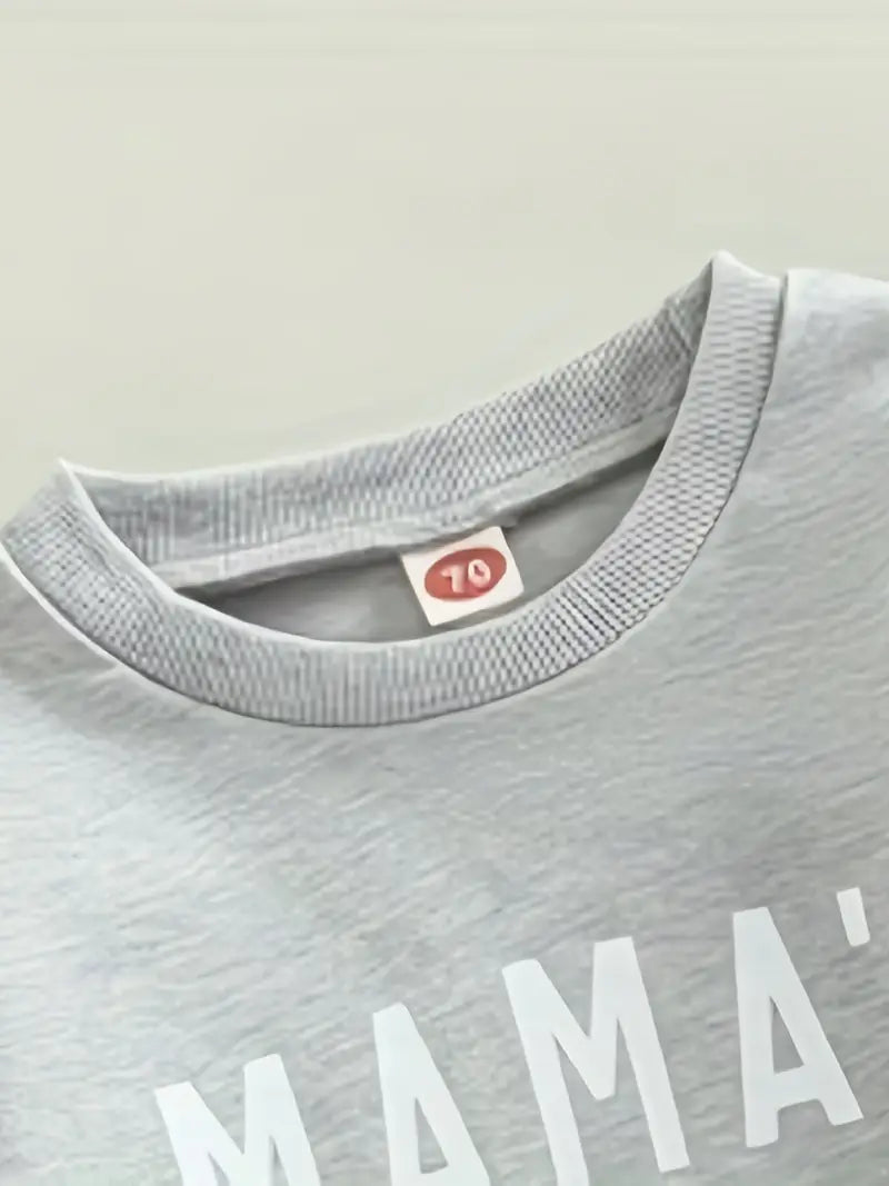 Ensemble Bébé Garçon Mama’s Boy – Sweat Bleu et Pantalon Gris Confortable