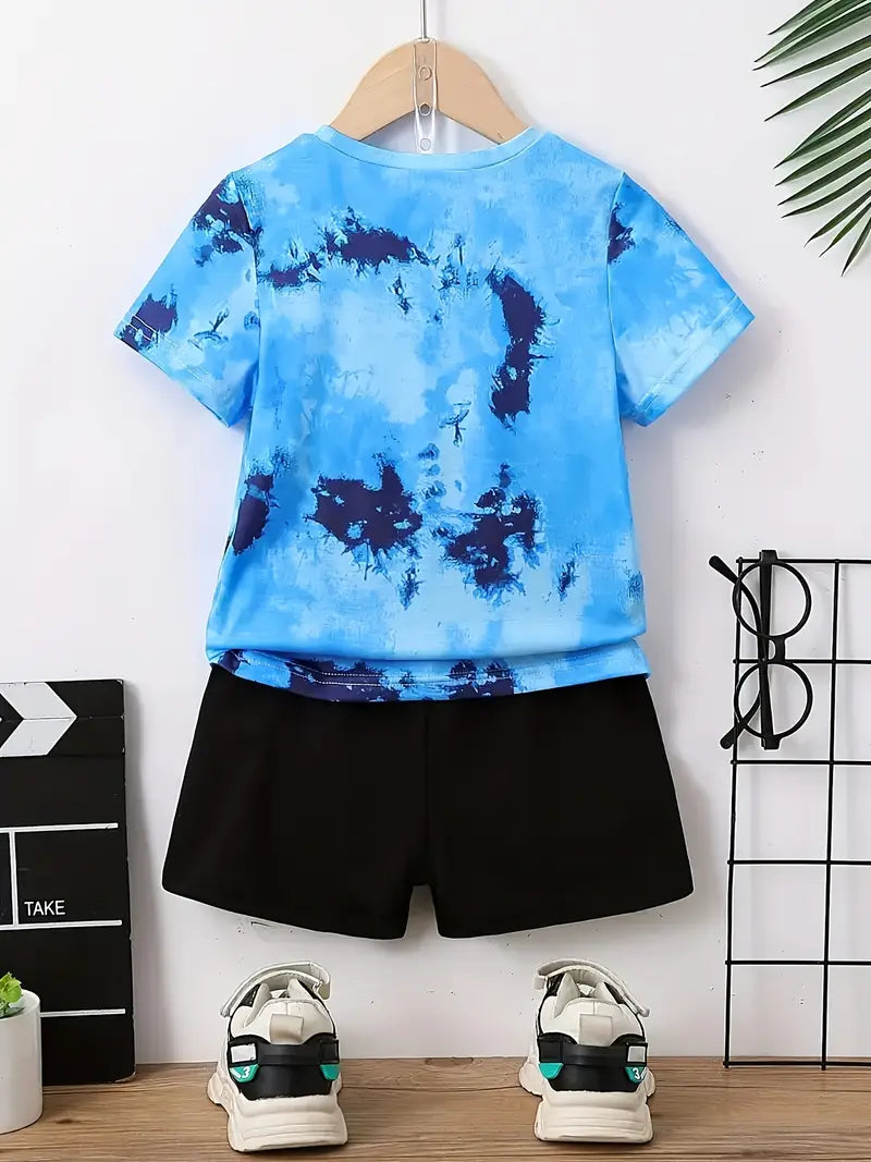 Ensemble Garçon Été – T-shirt Bleu Tie-Dye et Short Noir Casual