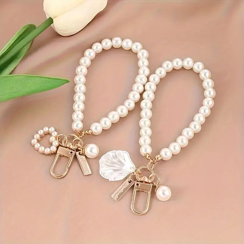 Porte-clés femme perles élégantes – Breloque chic avec pendentif nacre et doré