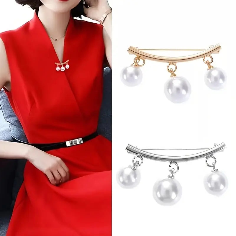 Épingle décorative femme dorée avec perles blanches – Accessoire chic pour vêtements et manteaux