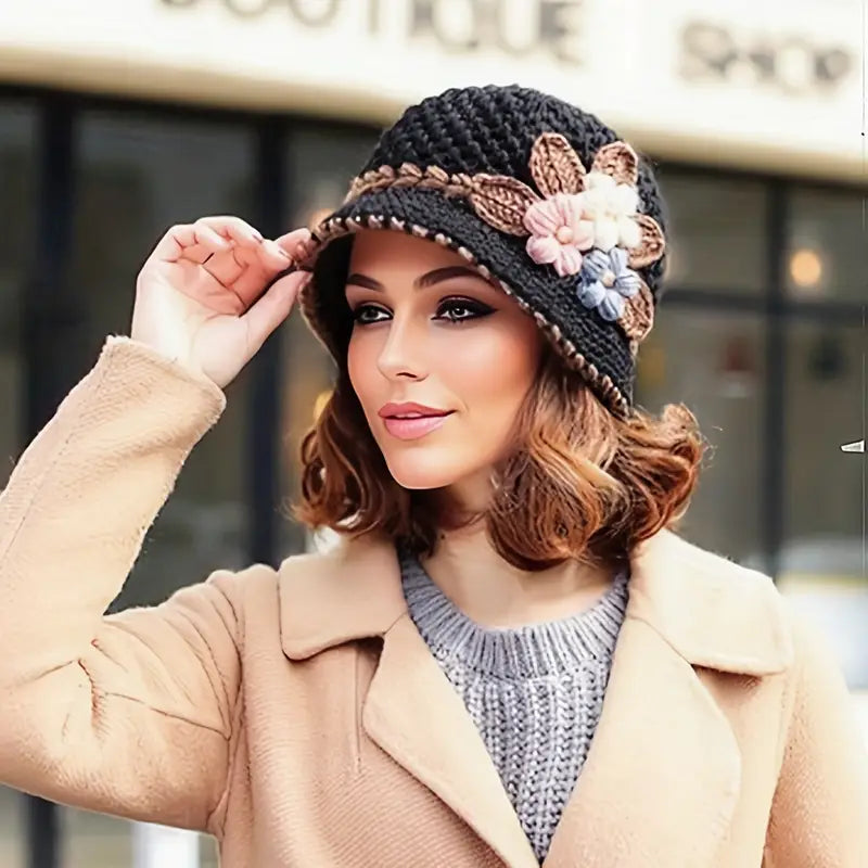 Chapeau cloche femme en crochet noir avec fleurs décoratives – Accessoire bohème chic été/printemps