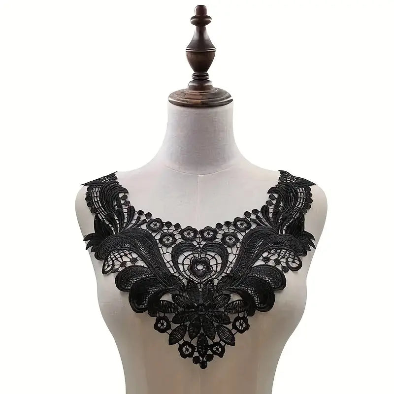 Faux col femme dentelle florale grise – Col amovible chic pour chemisiers, pulls et robes élégantes