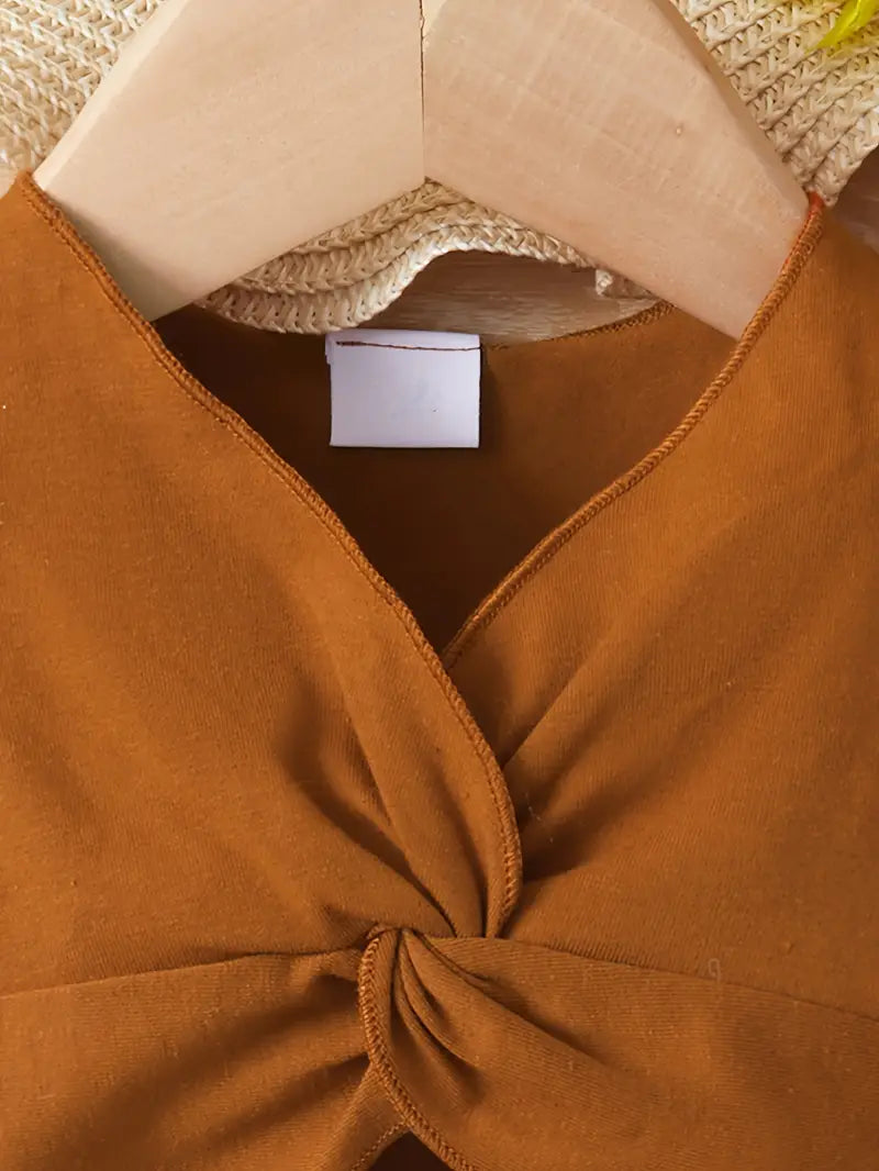 Haut bébé fille à volants avec short rayé – Ensemble estival confortable et tendance