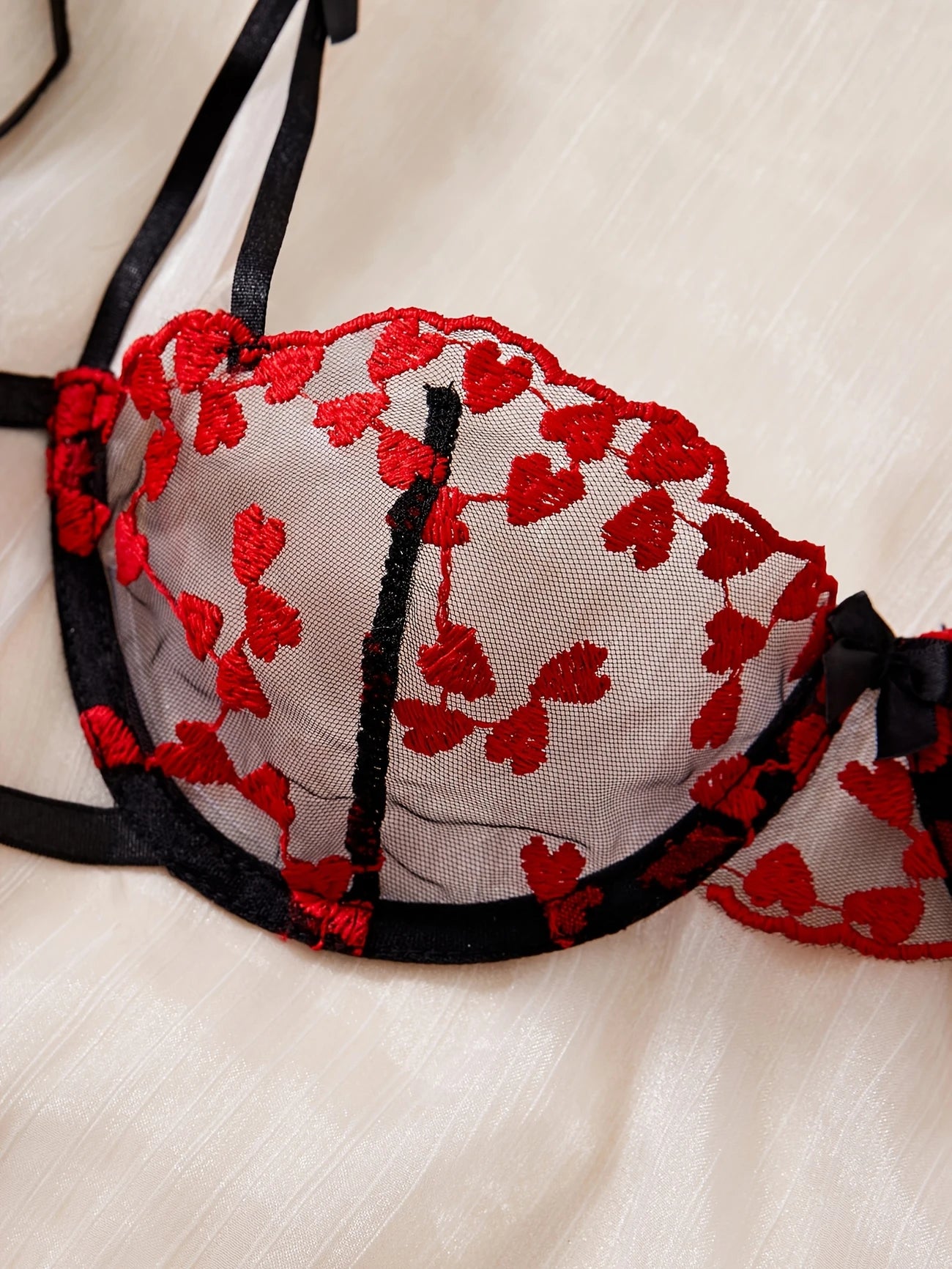 Ensemble Lingerie Sexy Femme en Dentelle Transparente – Soutien-Gorge à Armatures et String à Nouer avec Fleurs Brodées