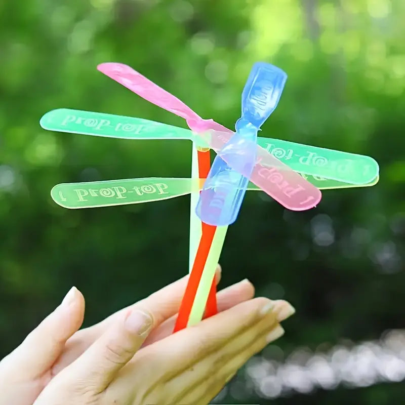 Hélicoptères volants à main colorés – Jouets fantaisie rétro pour enfants et farces amusantes