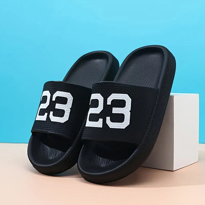 Sandales et pantoufles garçon – Claquettes noires sport avec imprimé chiffre 23 tendance et confortable