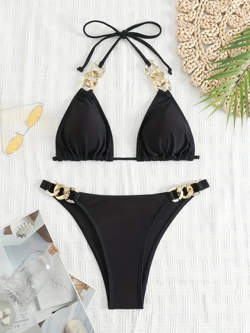 Bikini Noir Femme avec Chaînes Dorées – Ensemble de Plage Chic et Glamour