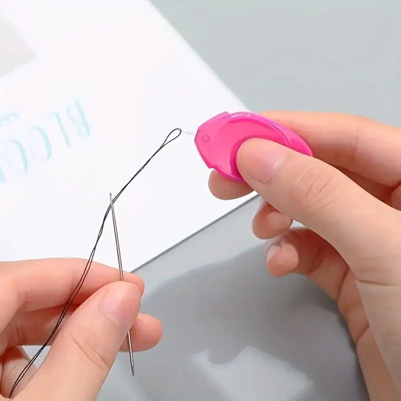Enfile-Aiguilles Colorés en Plastique – Accessoire Pratique pour Couture et Broderie