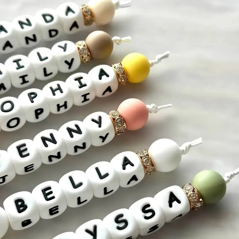 Porte-clés Enfant Personnalisé avec Prénom – Perles Colorées en Silicone, Cadeau Unique et Original