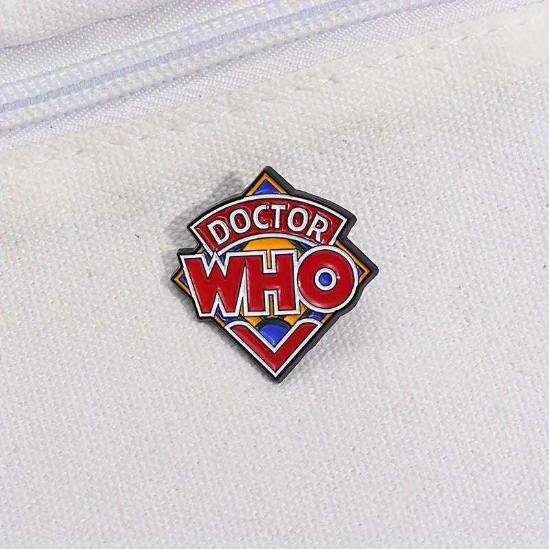 Pin’s Doctor Who rétro – Broche geek en émail coloré pour fans de la série culte