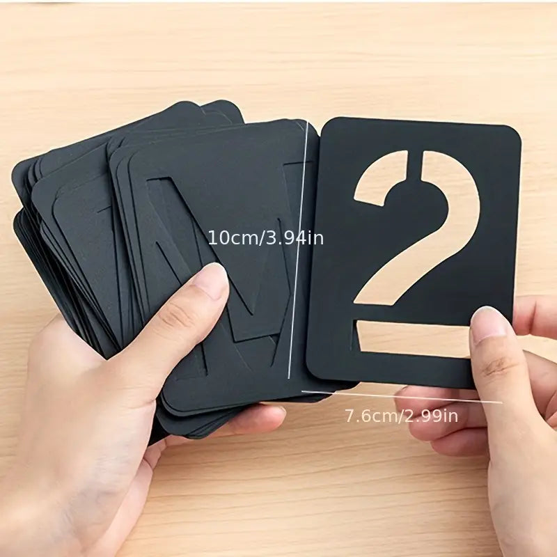 Pochoirs Alphabet et Chiffres – Gabarits de Lettres, Nombres et Symboles pour Scrapbooking, Estampage et DIY