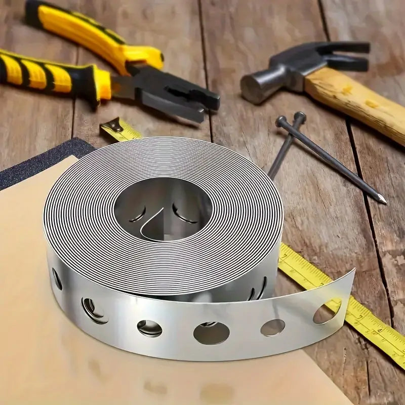 Feuillard Perforé en Acier Galvanisé – Bande Métallique Flexible pour Fixation et Support Industriel