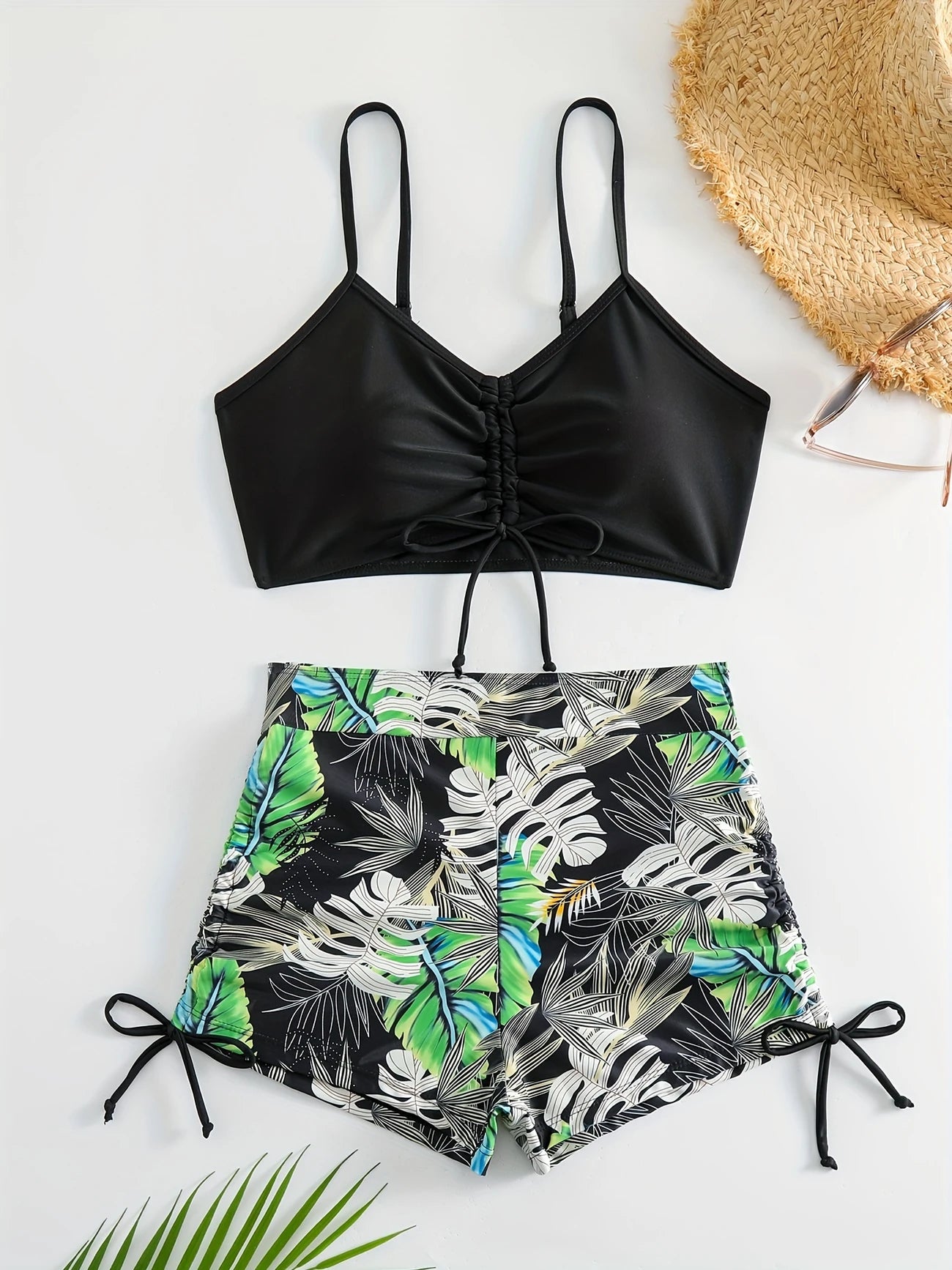 Ensemble de Plage Femme 2 Pièces – Haut Froncé et Short Imprimé Tropical