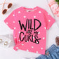 T-shirt Fille Violet à Cœurs – Haut Enfant Message ‘Wild Like My Curls’ Tendance Été