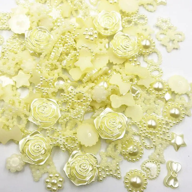 Lot de Perles et Décorations Blanches pour Cheveux Enfant – Accessoires Fantaisie Fleur, Cœur et Étoile