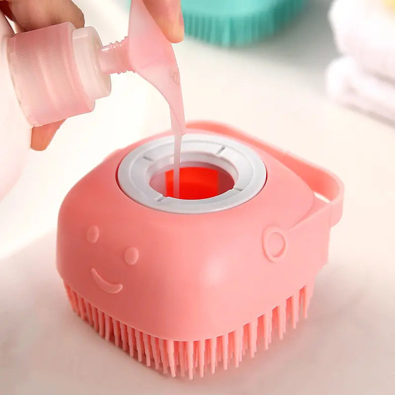 Brosse de Douche en Silicone avec Réservoir – Nettoyage Exfoliant Doux et Distributeur de Savon Intégré