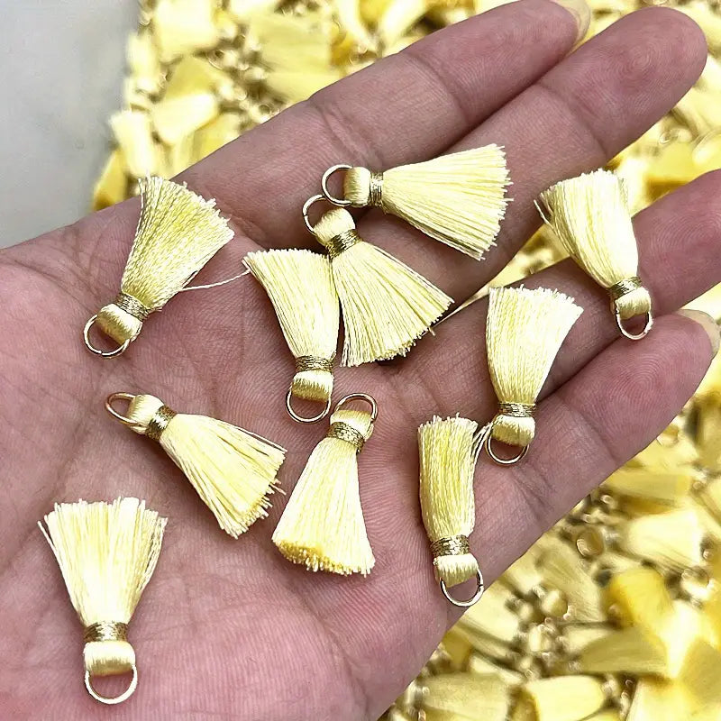 Pampilles Pompons Multicolores en Fil – Breloques DIY pour Création de Bijoux Fantaisie
