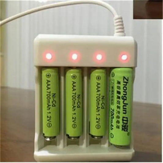 Chargeur de Piles Rechargeables AA avec 4 Accus Inclus – Kit Écologique USB/Prise Secteur