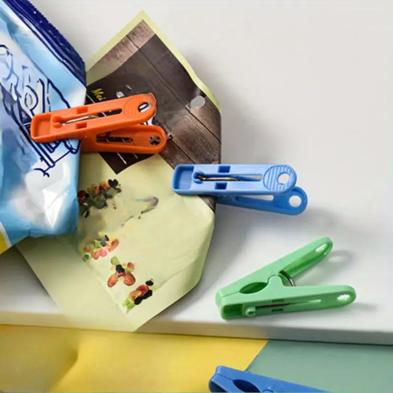 Pinces à Linge en Plastique Résistantes – Lot de 12 Pinces Colorées Antidérapantes pour Étendage