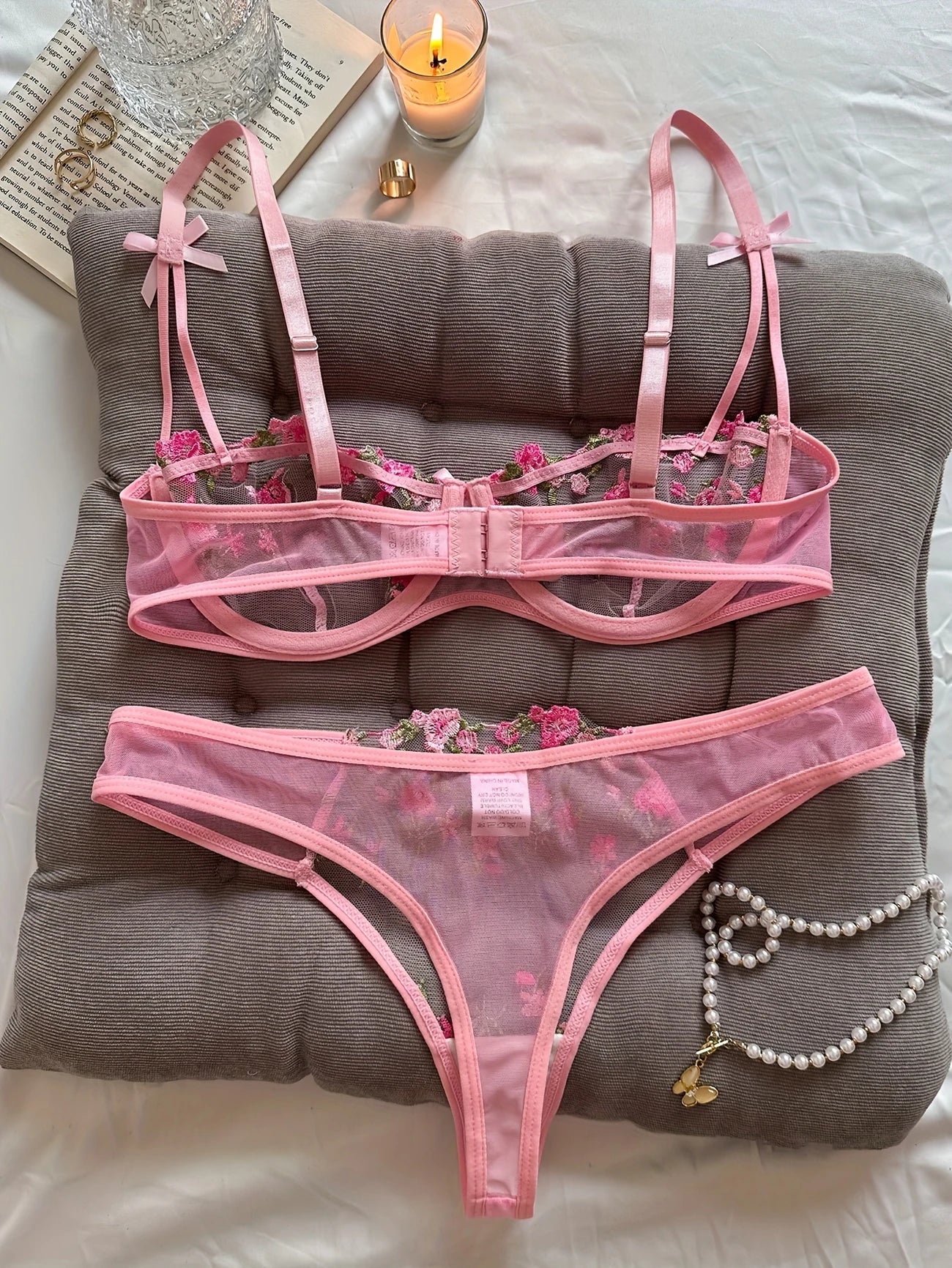Ensemble Lingerie Sexy Femme en Dentelle Transparente – Soutien-Gorge à Armatures et Tanga Fleurs Brodées