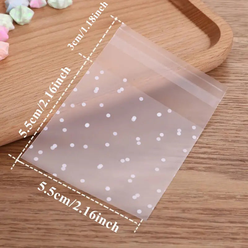 Sachets Plastique Transparent à Pois Blancs – Lot de Pochettes Autocollantes 7x7 cm pour Confiseries et Petits Cadeaux