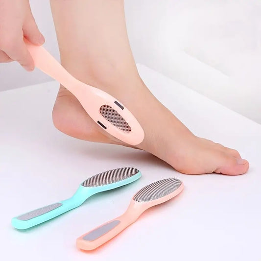Râpe Pieds Manuelle Double Face – Élimine les Callosités et Adoucit les Talons en Quelques Minutes