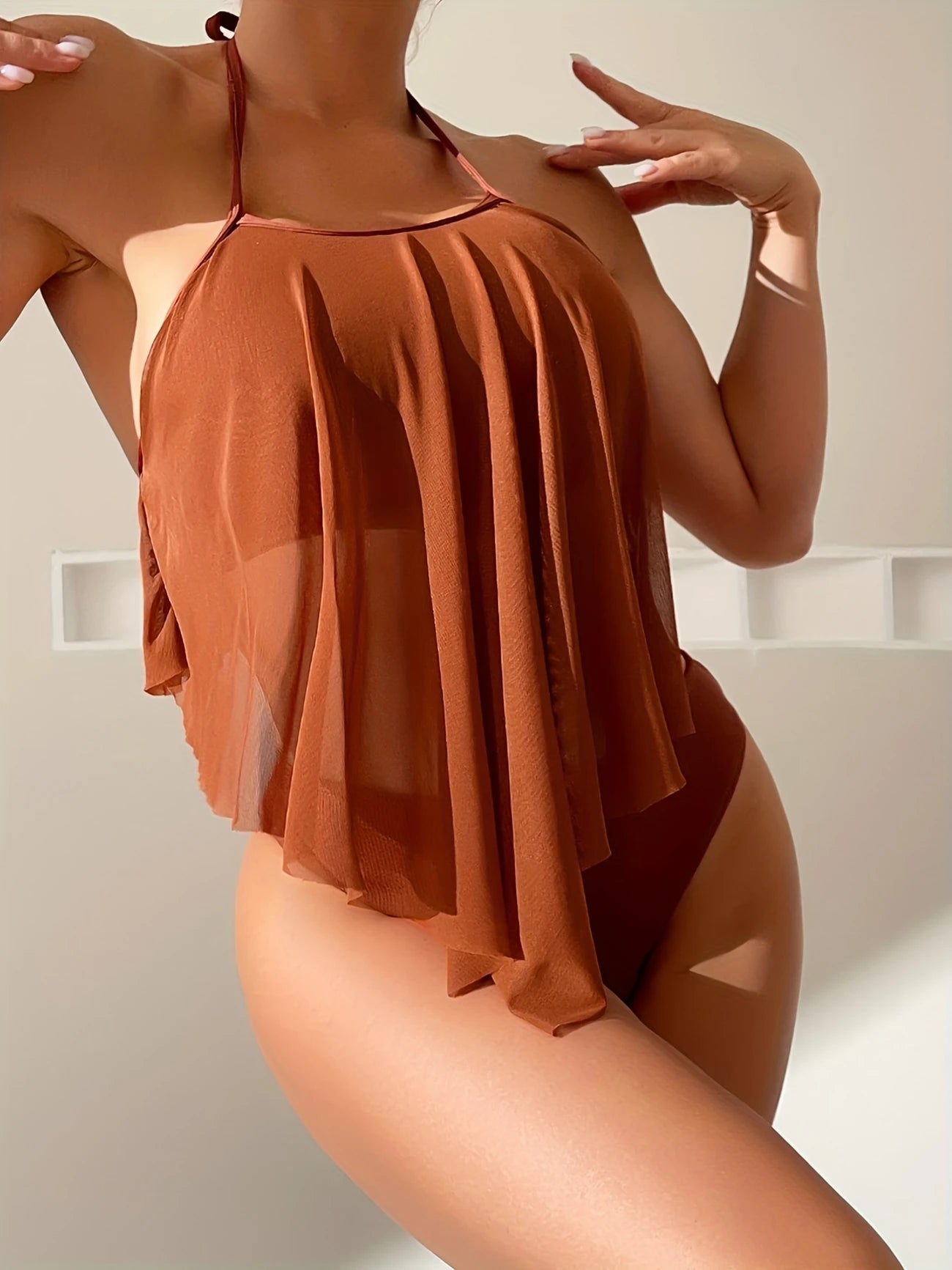 Maillot de Bain 1 Pièce Femme à Volants – Dos Nu & Voile Fluide Élégant