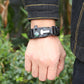 Bracelet de Survie Paracorde 5 en 1 – Boussole, Sifflet, Pierre à Feu & Couteau