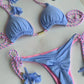 Bikini Brésilien Bleu Lilas à Cordon Torsadé et Pompons – Style Coloré et Sexy pour l’Été