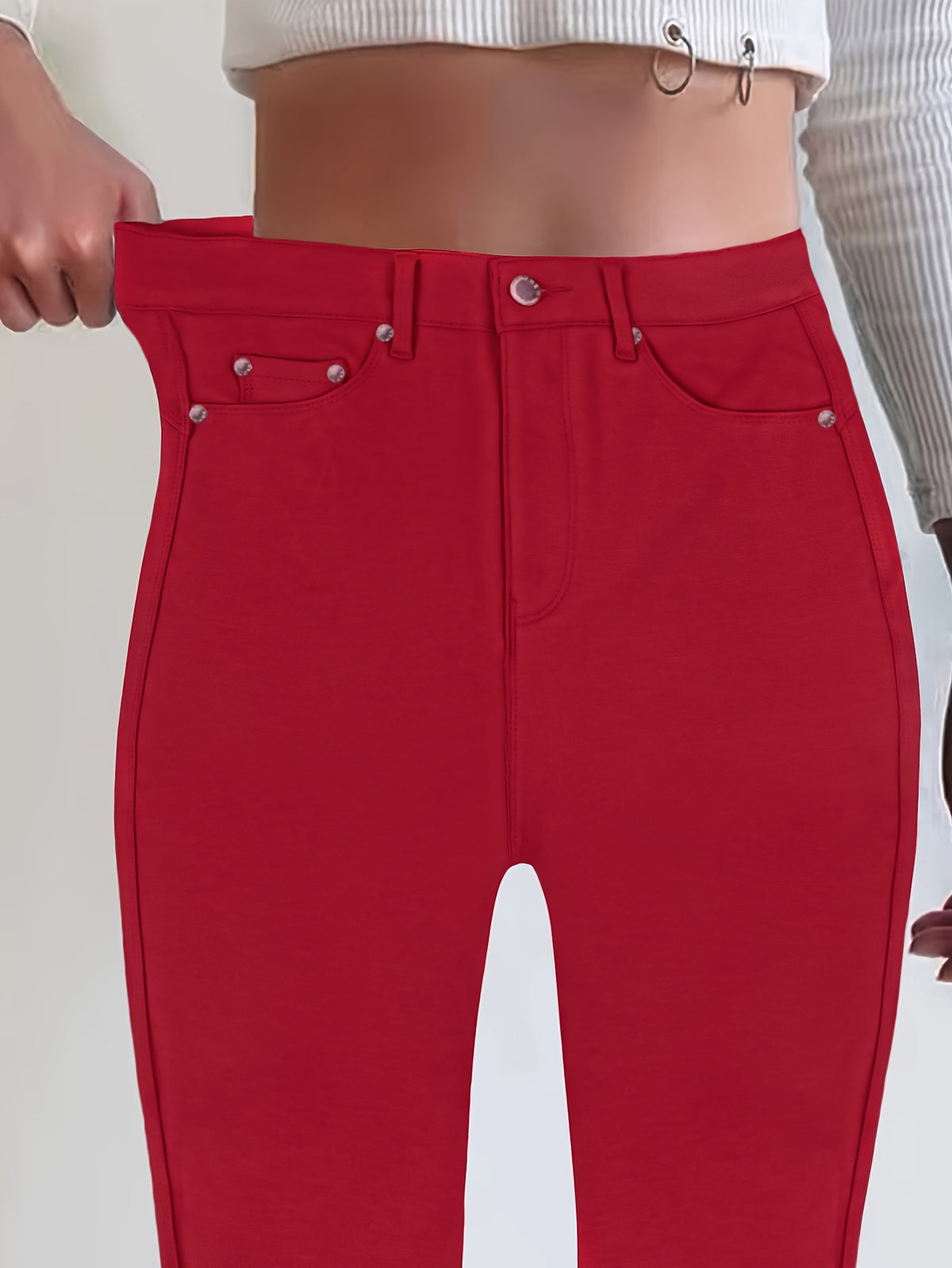 Jean Femme Taille Haute – Coupe Skinny & Boutons Métalliques