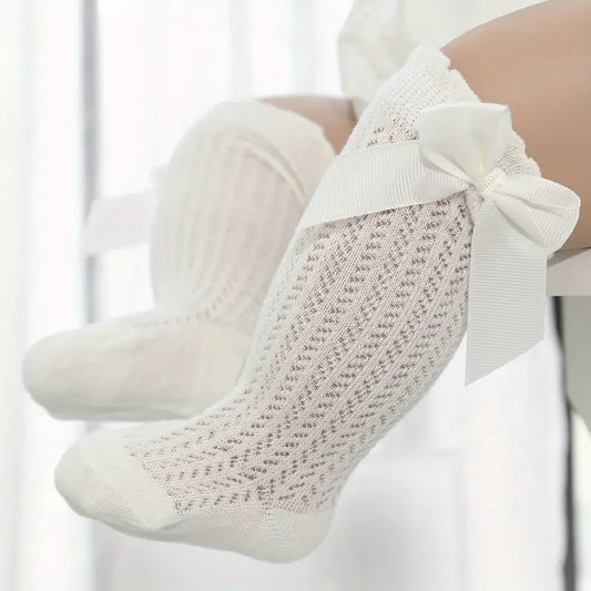 Chaussettes hautes bébé fille – Bas dentelle blanc avec nœud élégant, confortables et respirants pour toutes occasions