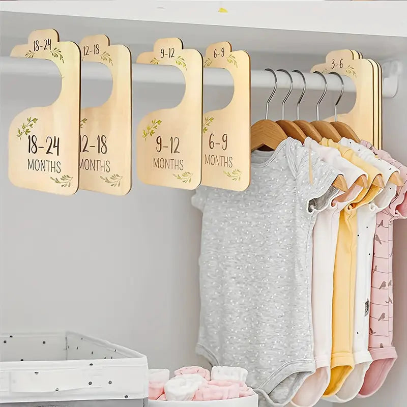 Séparateurs de Penderie Bébé en Bois – Organisateurs de Vêtements par Âge de 0 à 24 Mois