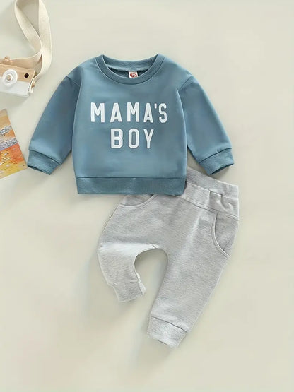 Ensemble Bébé Garçon Mama’s Boy – Sweat Bleu et Pantalon Gris Confortable