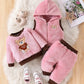 Ensemble Bébé Hiver en Polaire Rose – 3 Pièces Chaudes avec Sweat Ours, Gilet à Capuche et Pantalon