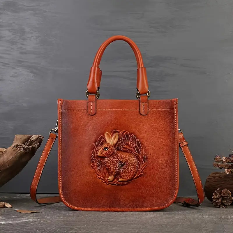 Sac à main femme en cuir gravé  Design original avec motif lapin