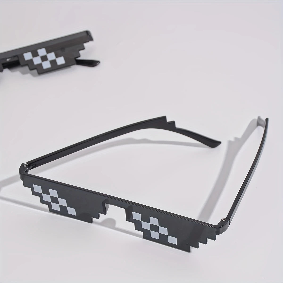 Lunettes Pixel Art – Accessoire Fun & Geek pour Fête, Cosplay ou Déguisement