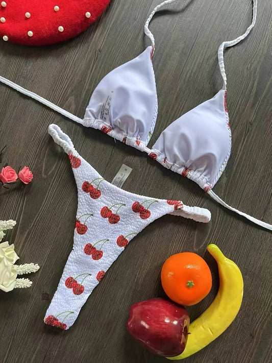 Ensemble Bikini Triangle Imprimé Cerises – Coupe Sexy & Tissu Nid d’Abeille
