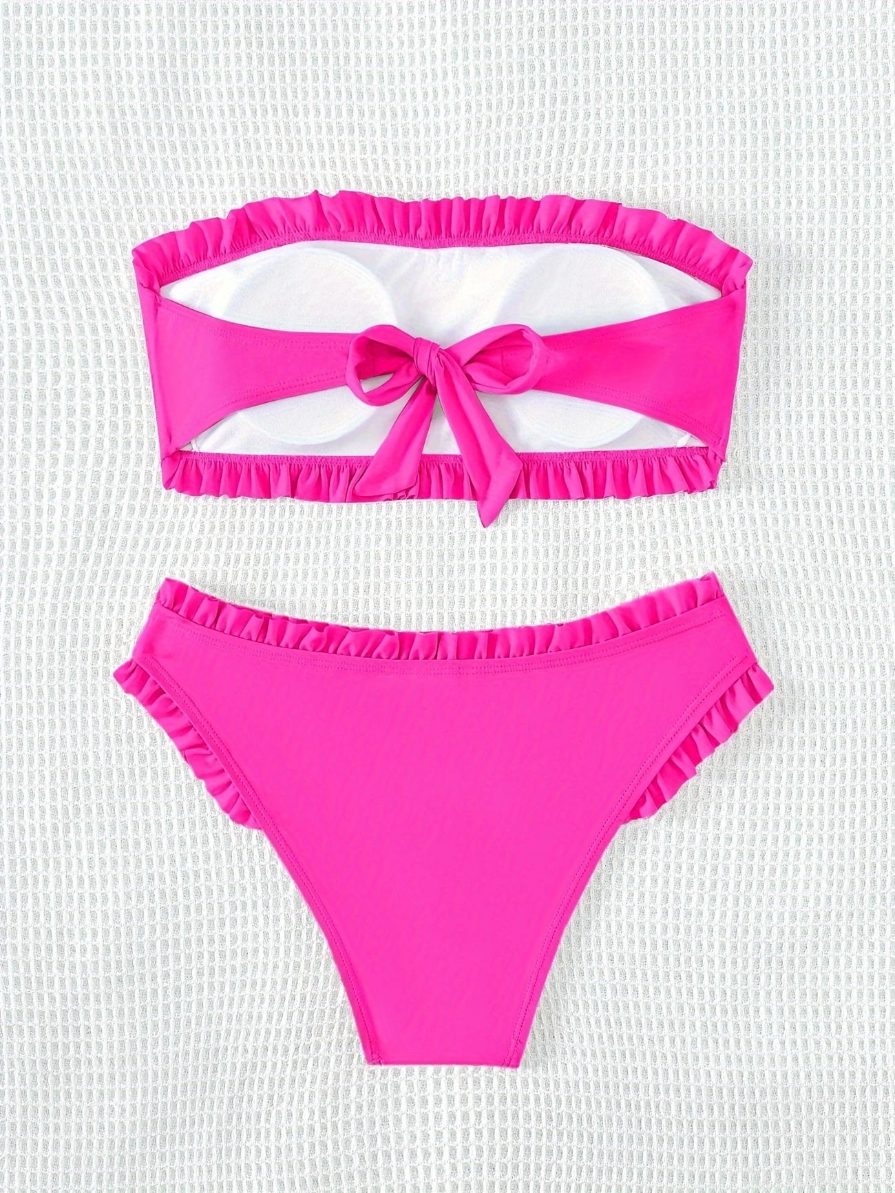 Bikini bandeau à volants taille haute – Élégance minimaliste pour vos journées plage