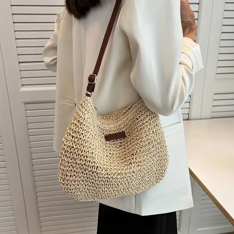 Sac bandoulière femme en paille tressée – Sac d’été bohème chic avec anse en cuir