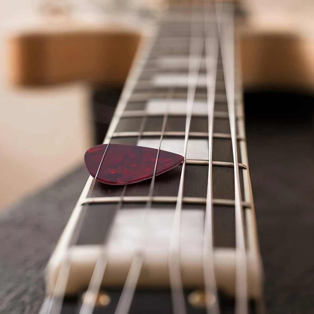 Lot de 100 médiators guitare multicolores – 3 épaisseurs (0.46 / 0.71 / 0.96mm) pour jeu fluide et précis
