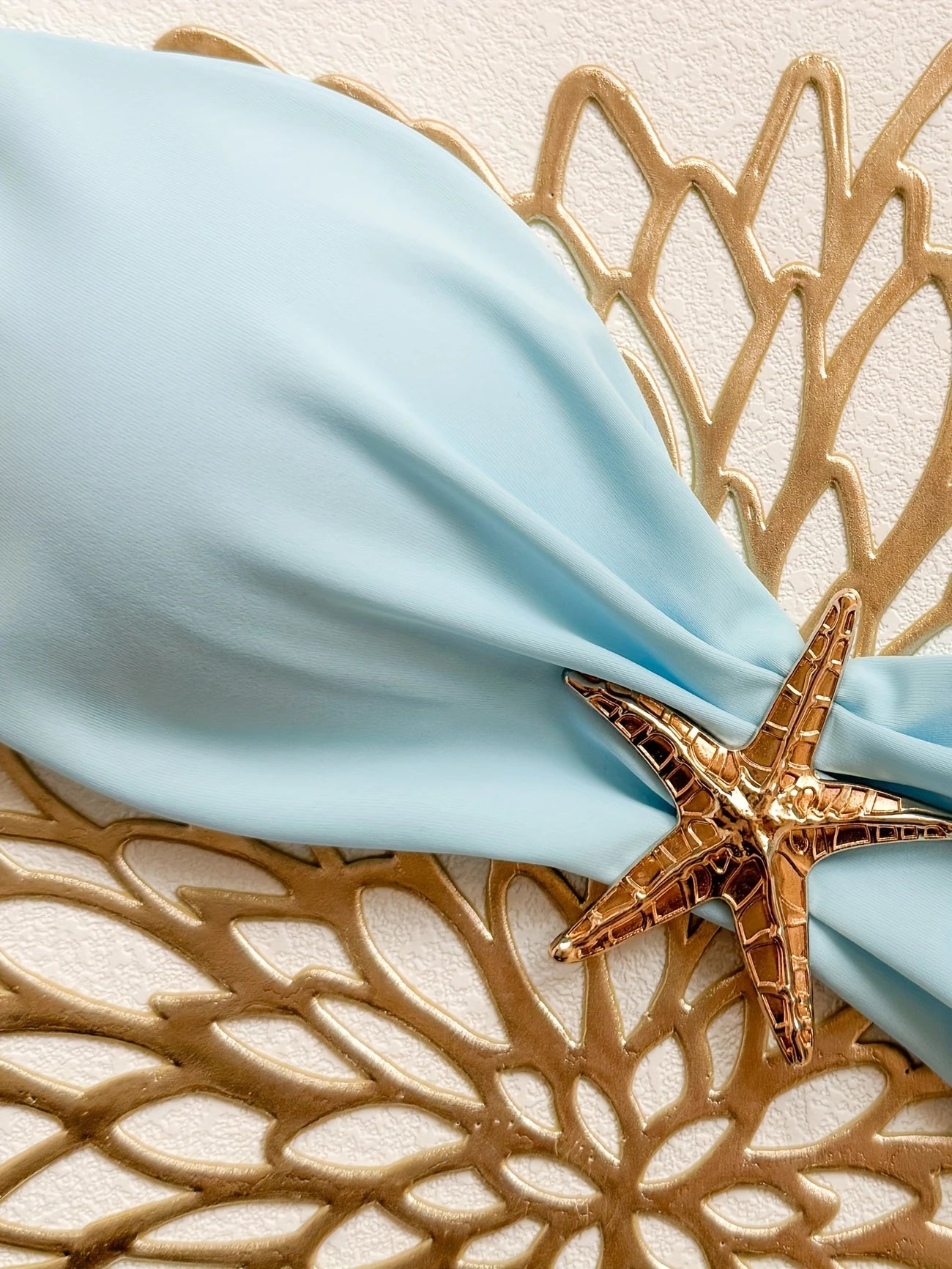 Haut de Bikini Femme Bandeau Bleu – Bijou Étoile de Mer Dorée, Élégance Bord de Mer