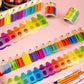 Stickers Crayon Multicolores – Rouleaux d’Autocollants Ludiques pour Décoration de Salle de Classe