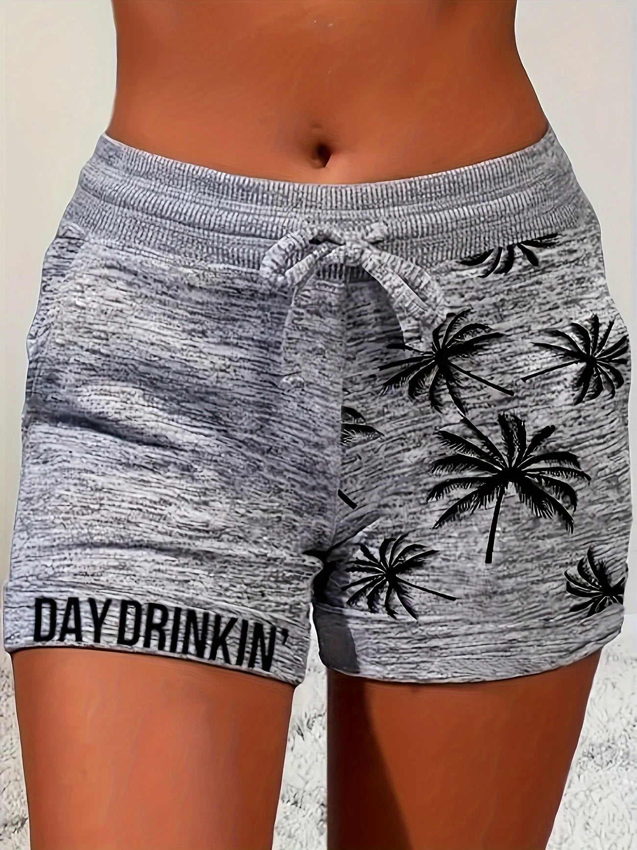Short de Plage Femme Gris Chiné – Imprimé Palmiers & Message "Day Drinkin’", Look Détente Estival